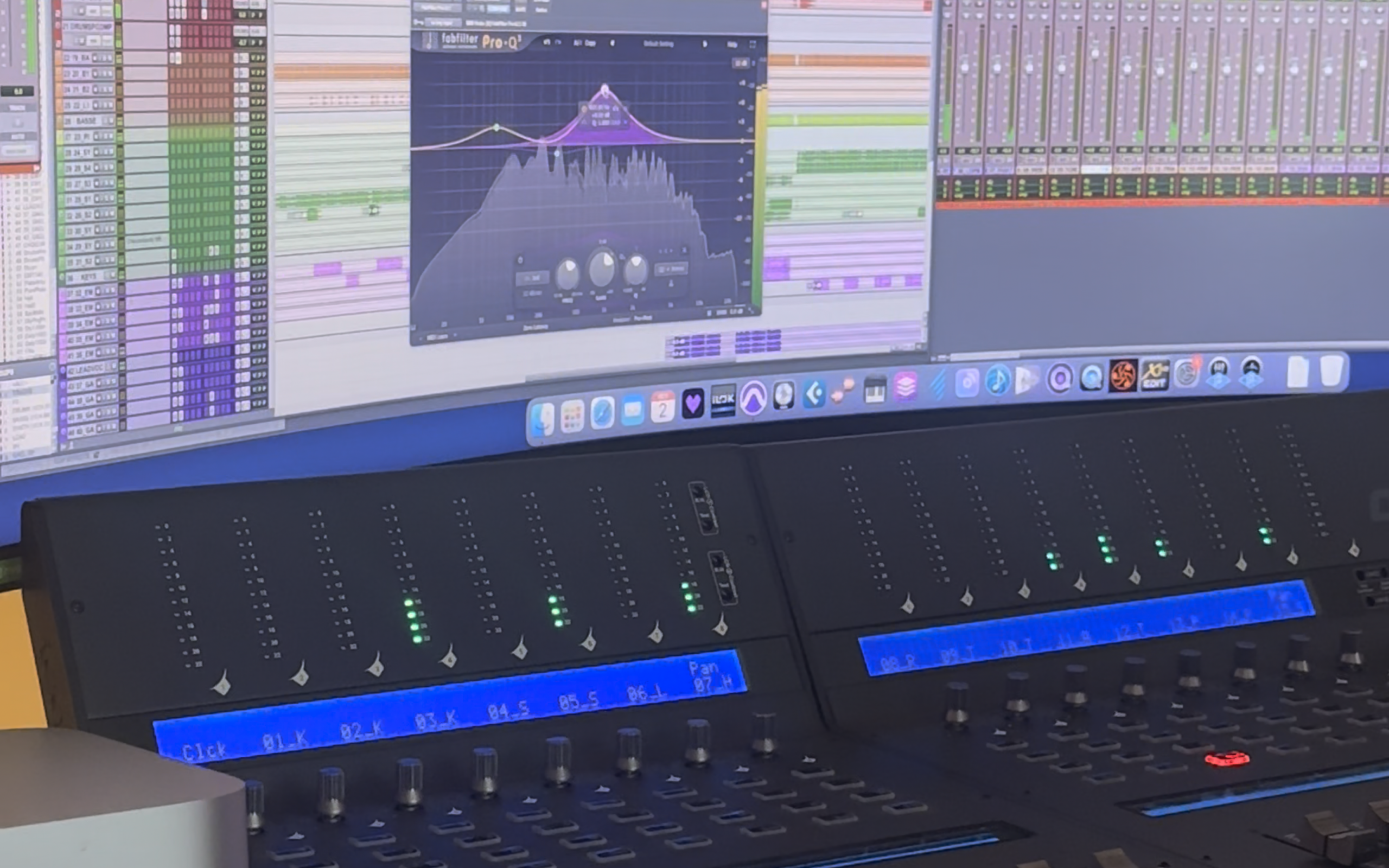 Control Room Studio MixCorner